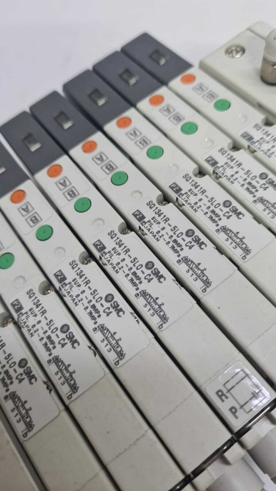 [LOT OF 8] SMC solenoid valve Bank SQ1341R-5LO-C4