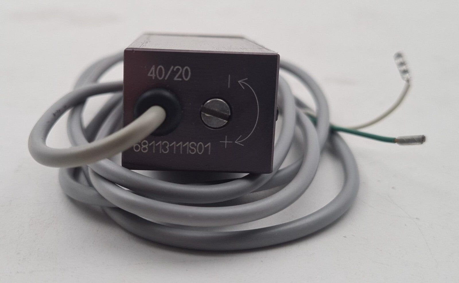 NEW - CAMOZZI PM681-1 Membrane Pressure Switch 30-7500-3016 PM681