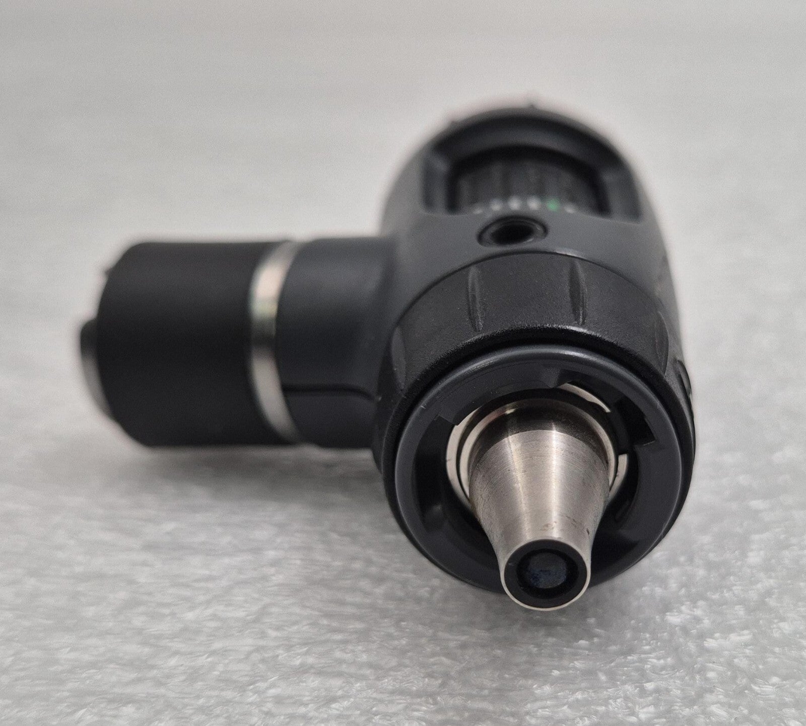 Welch Allyn 23820 3.5v Halogen MacroView Otoscope and Ear Speculums / Head Only