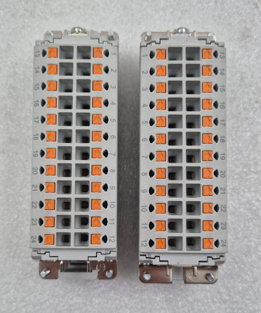 PHOENIX 1407735 HC-B 24-I-PT-F & 1407736 HC-B 24-I-PT-M Connector Heavy Duty