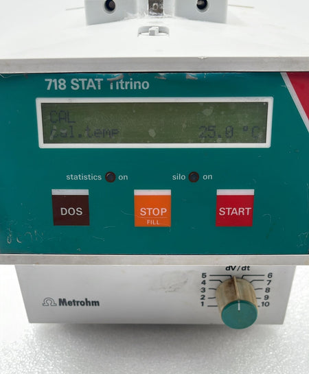 Metrohm 718 STAT Titrino LCD display close-up