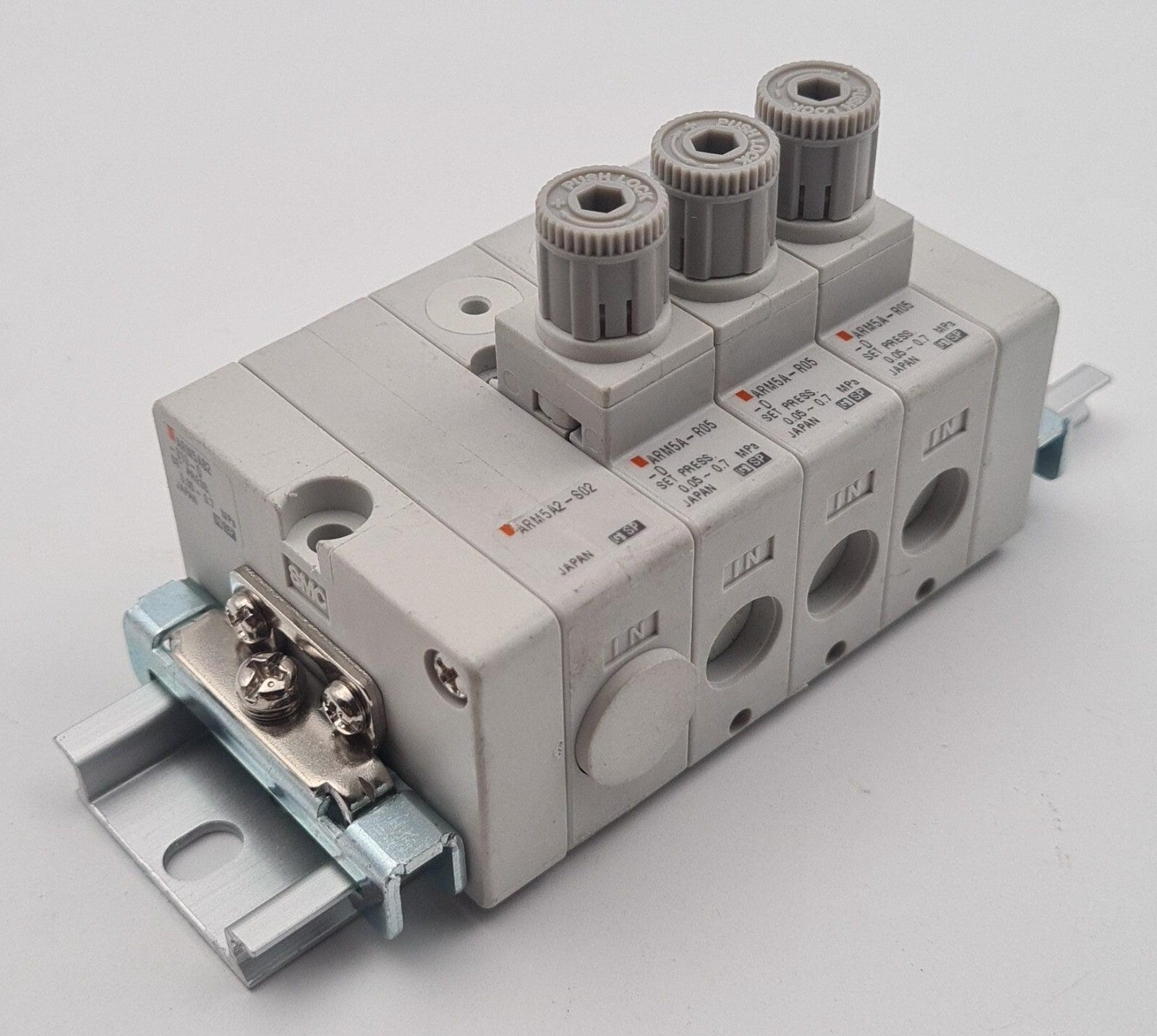 SMC Pneumatic MANIFOLD Valve ARM5AB2-310-D / ARM5A2-S02 / 3* ARM5A-R05-D