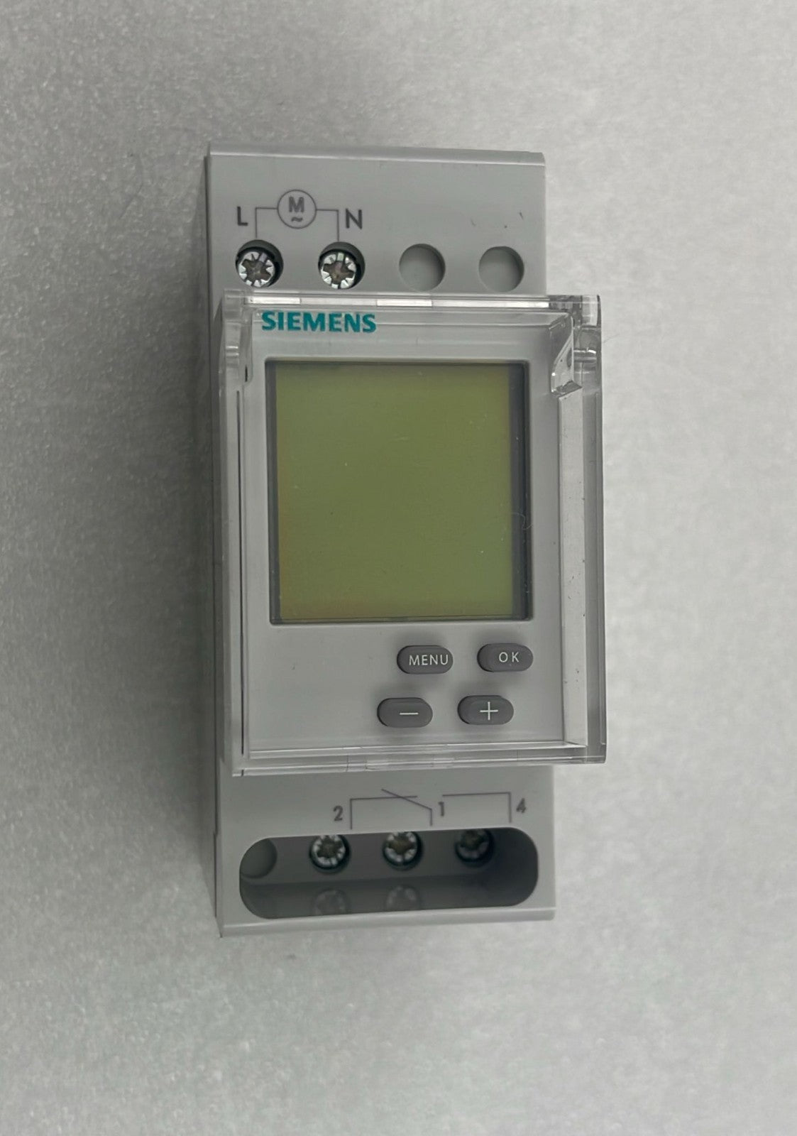 Siemens 7LF4511-0 analog time switch front display view