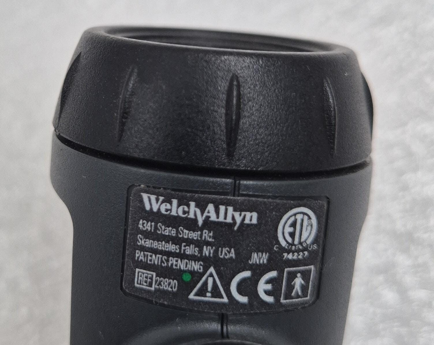Welch Allyn 23820 3.5v Halogen MacroView Otoscope and Ear Speculums / Head Only
