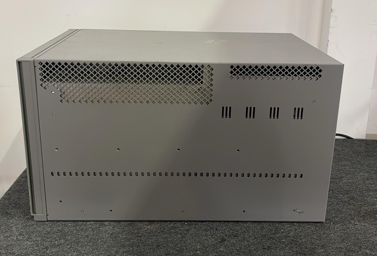 HP Agilent 75000 Series-C VXI Mainframe E8401A