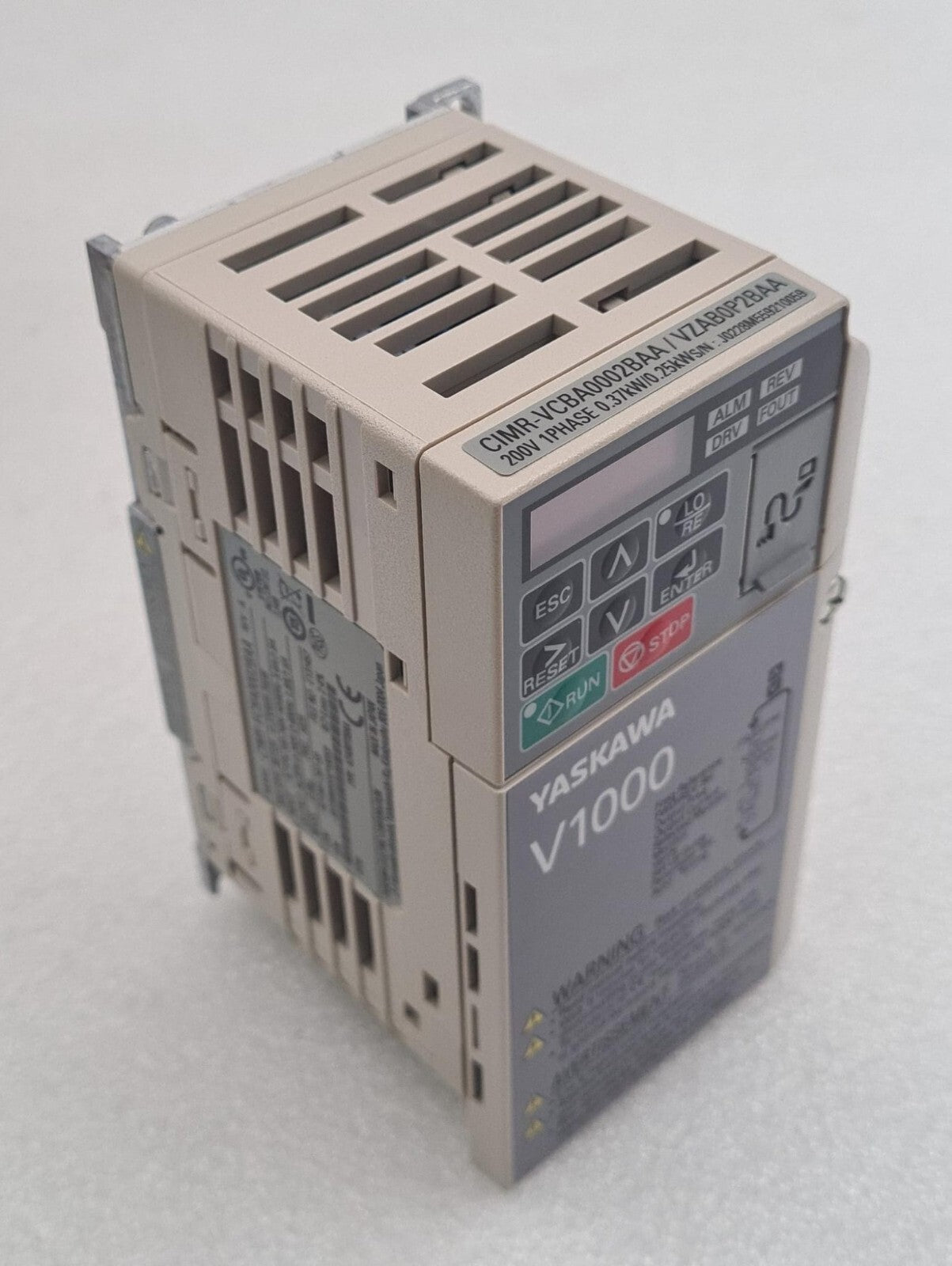NEW - YASKAWA V1000 Frequency Inverter CIMR-VCBA0002BAA / VZAB0P2BAA 0.37/0.25kW