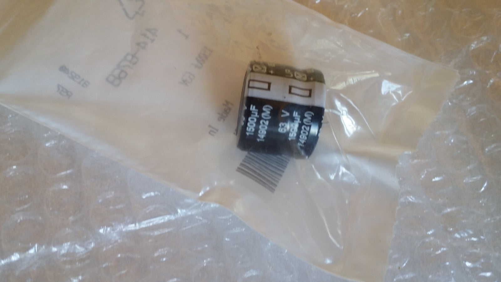 [LOT 12] Panasonic 414-8768 Aluminium Electrolytic Capacitor 1500μF 63V 85° C