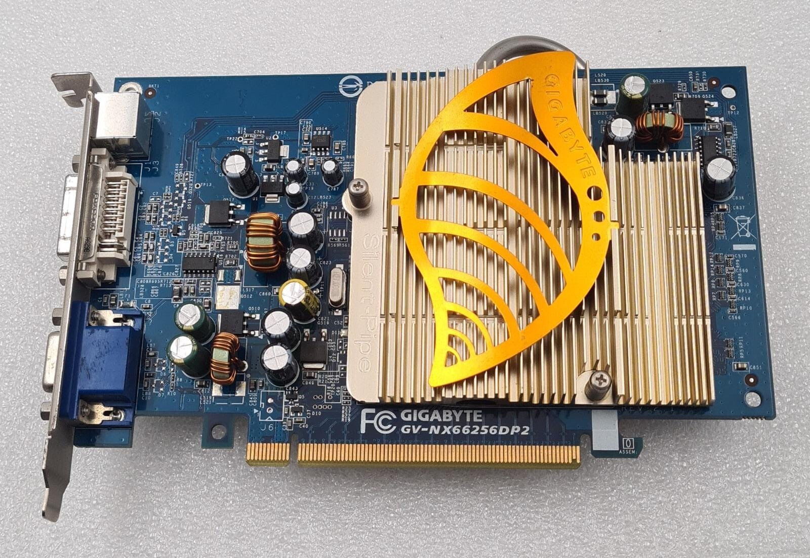 Nvidia GeForce 6600 GIGABYTE GV-NX66256DP2 PCB Graphics Card 256MB DDR2