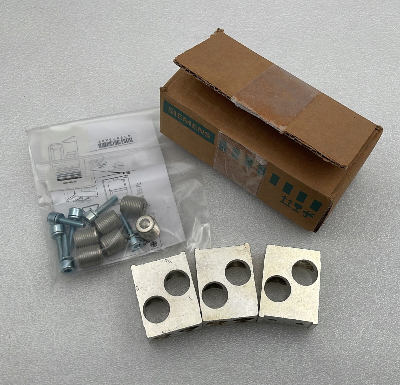 Siemens 3VL9500-4TG30 Cable Terminal Aluminum Lug Kit 3-in Pack