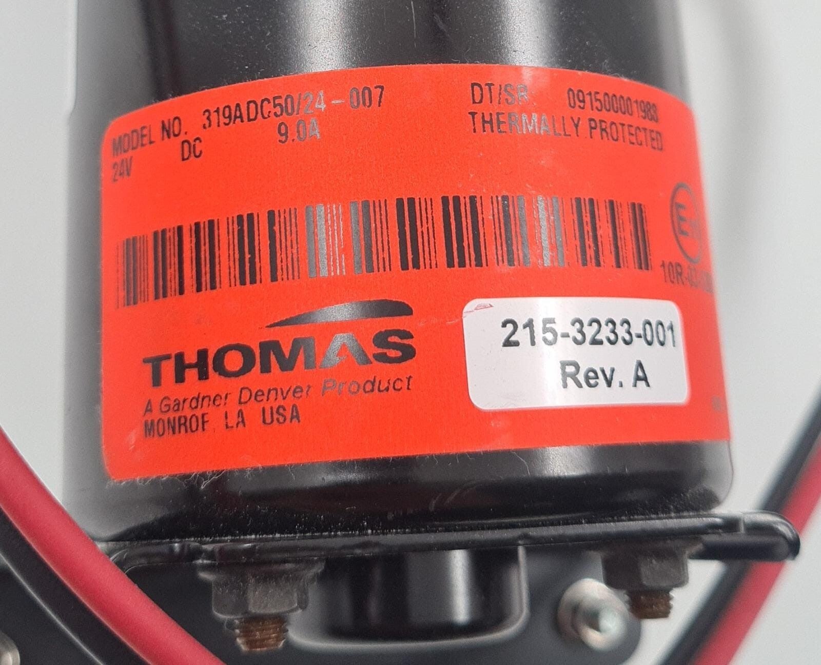 THOMAS 319ADC50/24-007 VACUUM PUMP 1999-1130053 665707 W/ ATOMUFFLER 44AW56 01