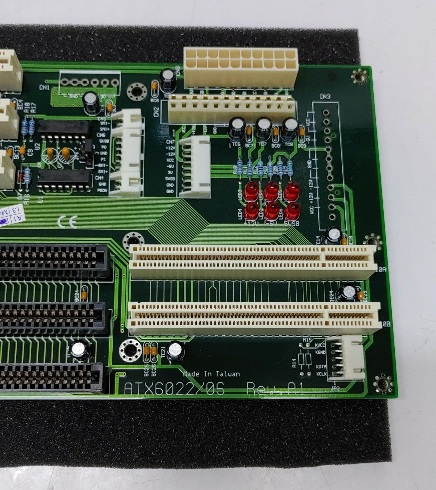 ATX6022/06 REV.A1 / 310-41112-00 / 1 ISA / 3 PCI / 2 PICMG Backplane AXIOMTEK