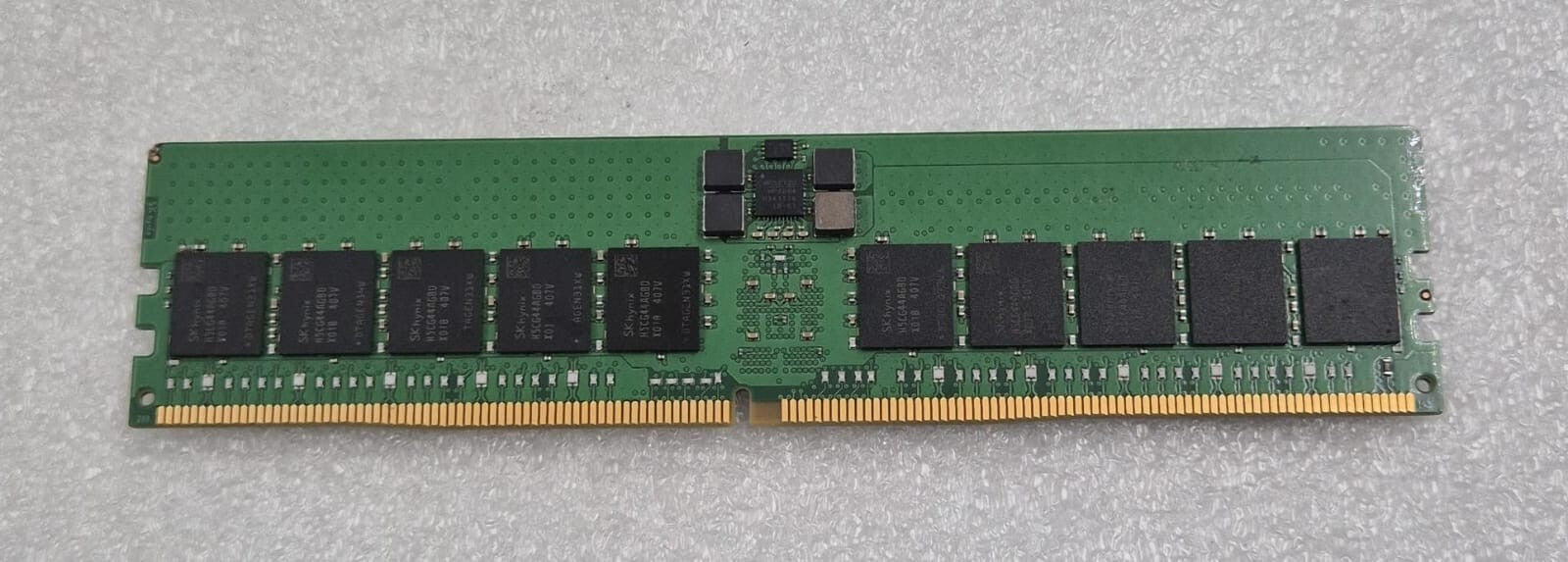 SK Hynix HMCG84AGBRA 190N 32GB 1Rx4 PC5-5600B DDR5 EC8 RDIMM Server Memory RAM