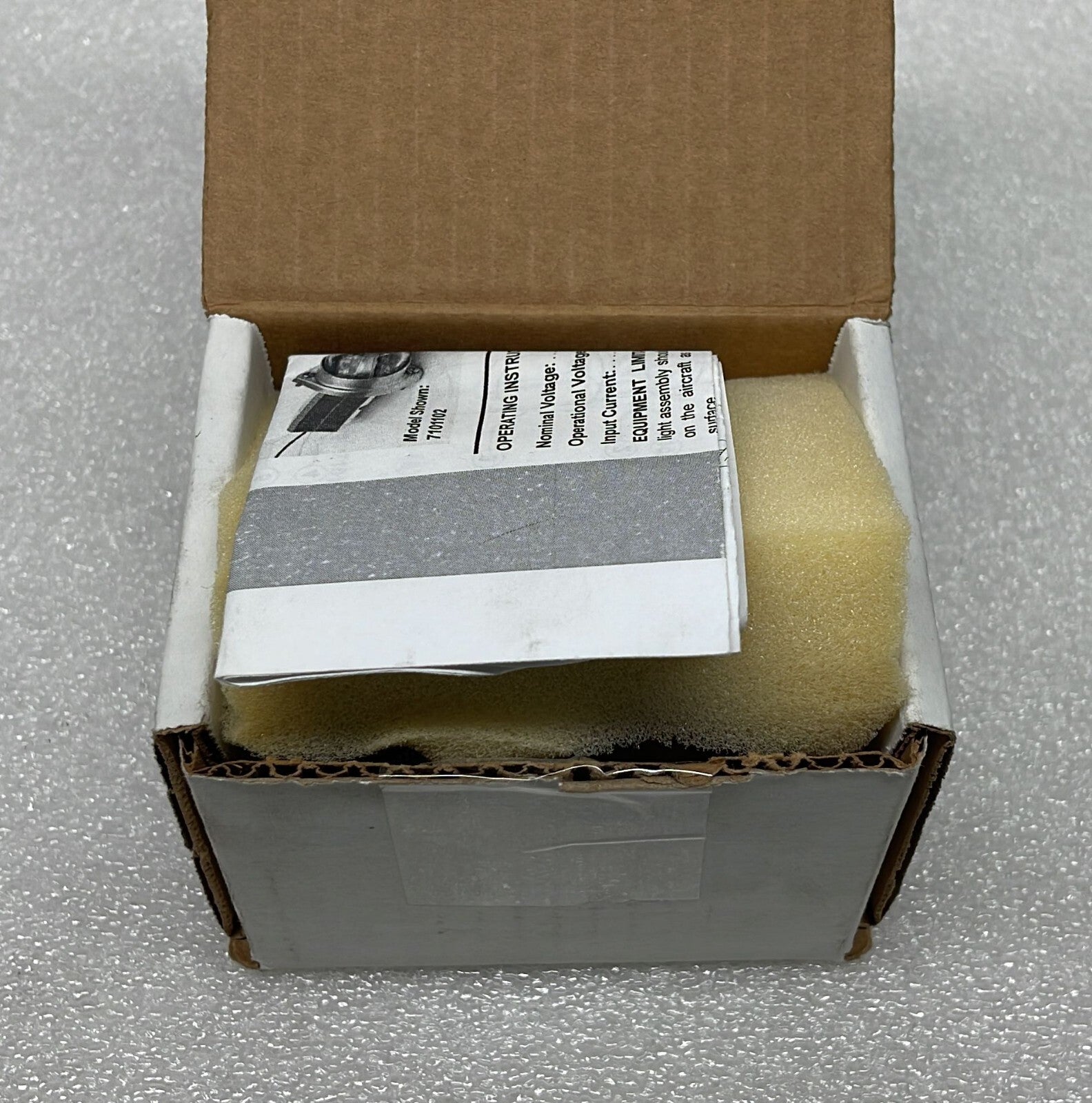 WHELEN Strobe Beacon 7101103 01-0771011-03 28VDC CESSNA LED TAIL POSITION LIGHT