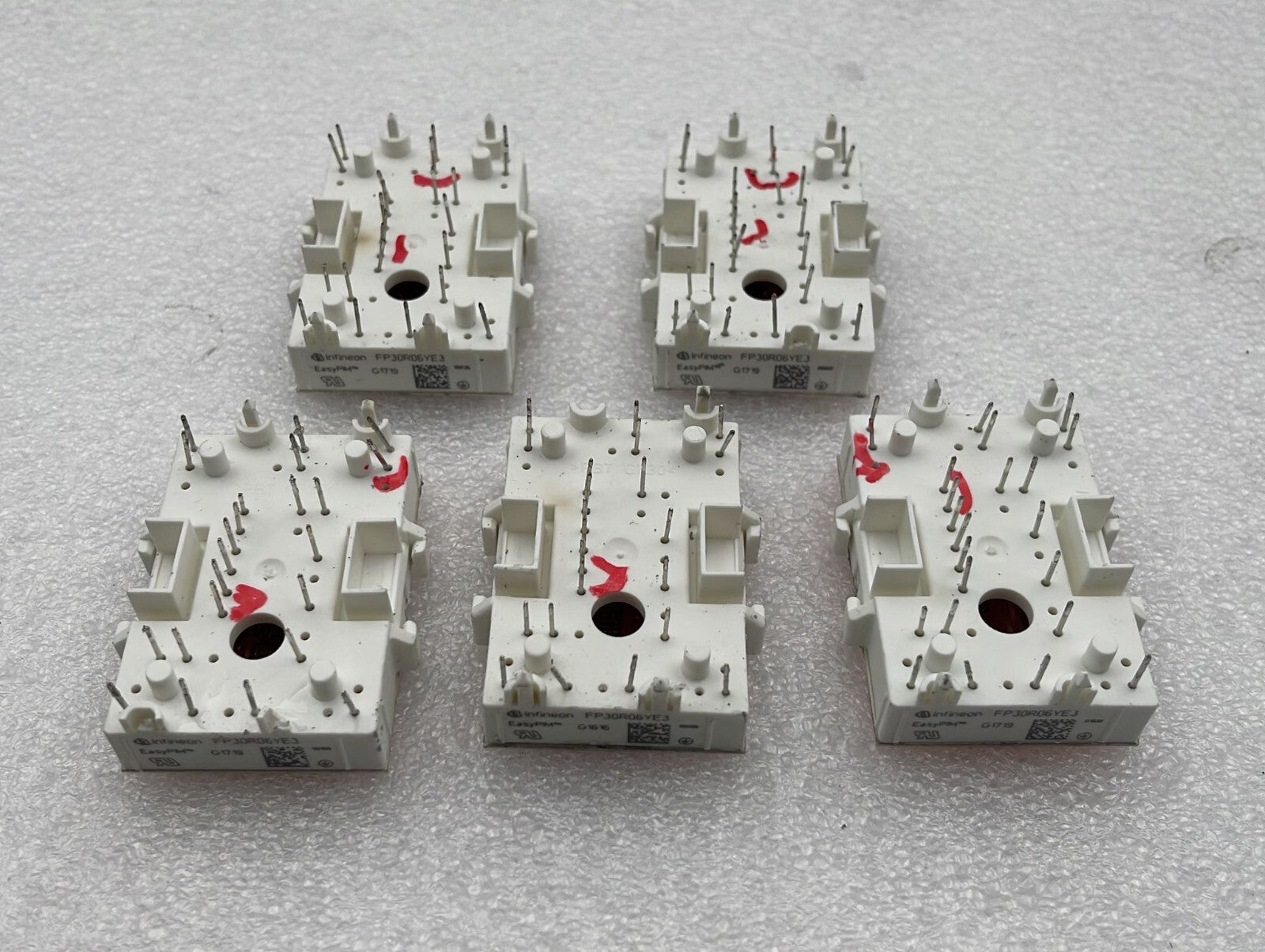 [LOT OF 5] Infineon FP30R06YE3 IGBT power module