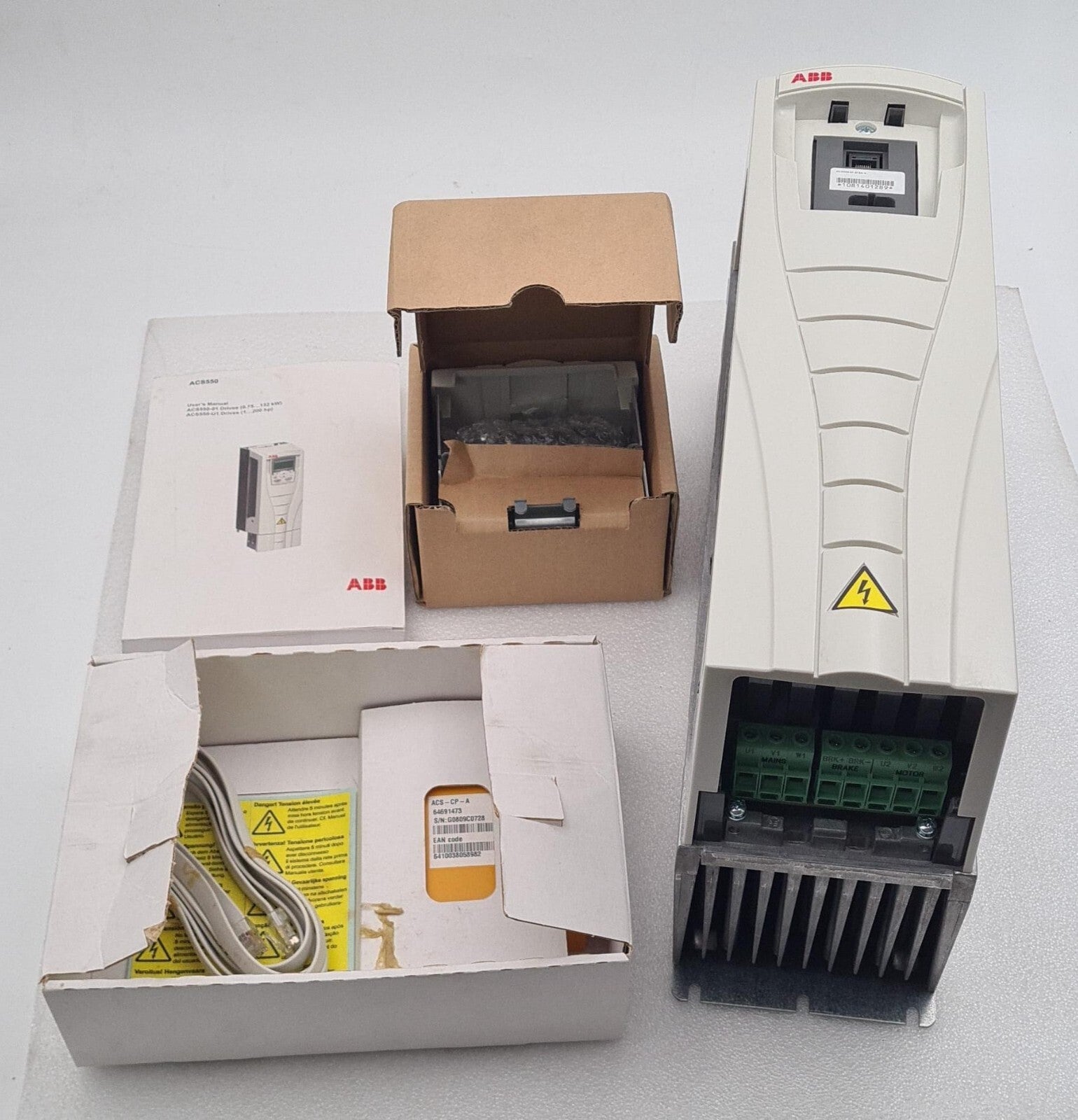 NEW - ABB Oy ACS550-01-015A-4 Inverter W/ ACS-CP-A 64691473 Control Panel