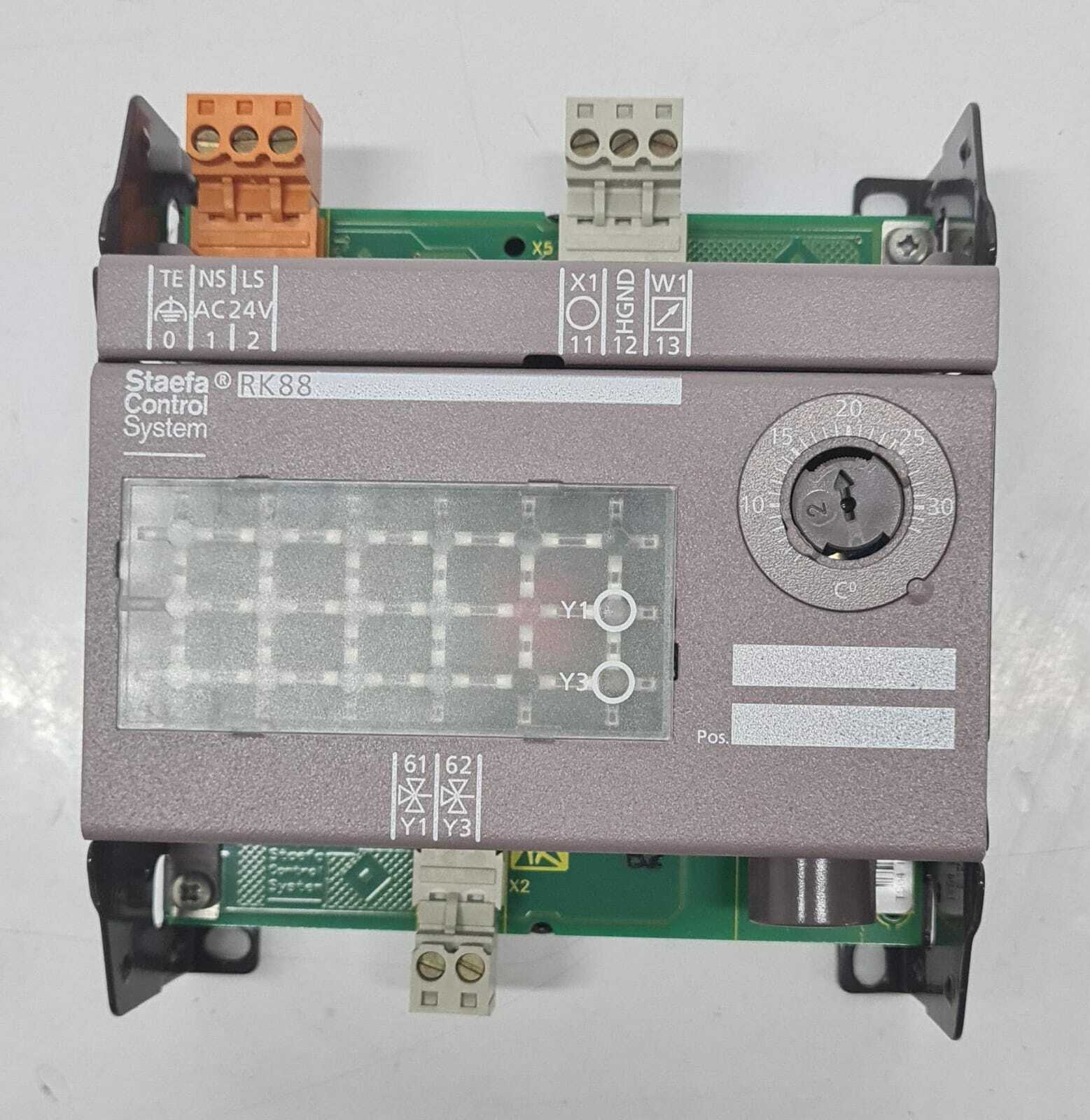 NEW - LANDIS Staefa Control System RK88 Universal Controller