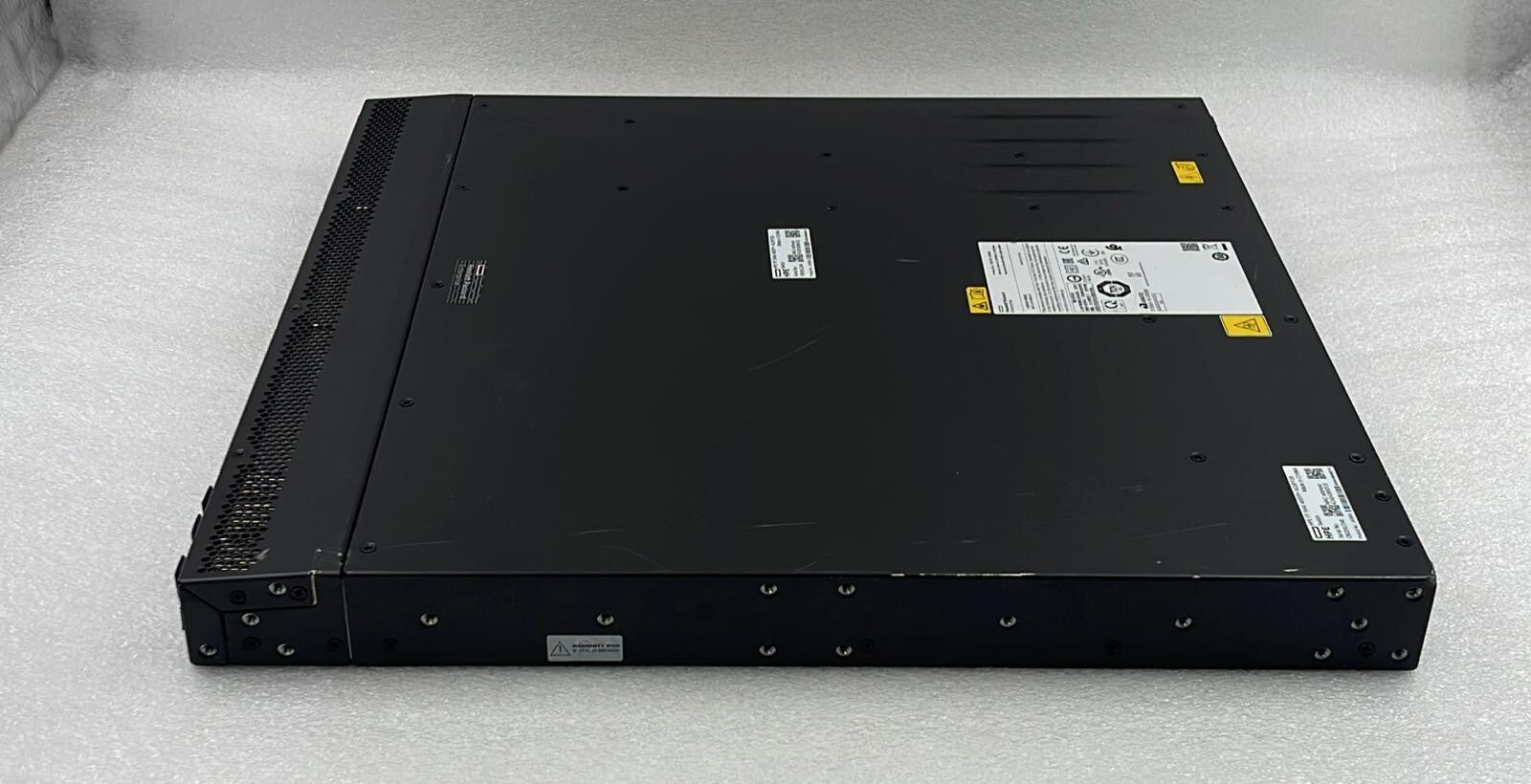 HPE FlexFabric 5940 Switch JH390A 48SFP+ 6QSFP28
