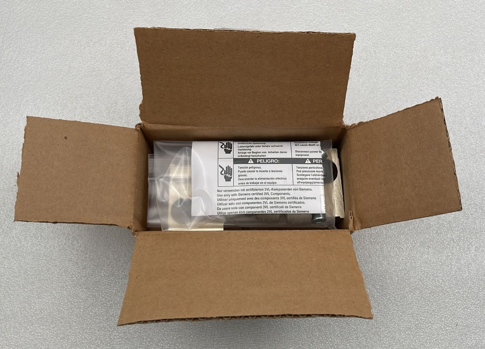 Siemens 3VL9500-4TG30 Cable Terminal Aluminum Lug Kit 3-in Pack