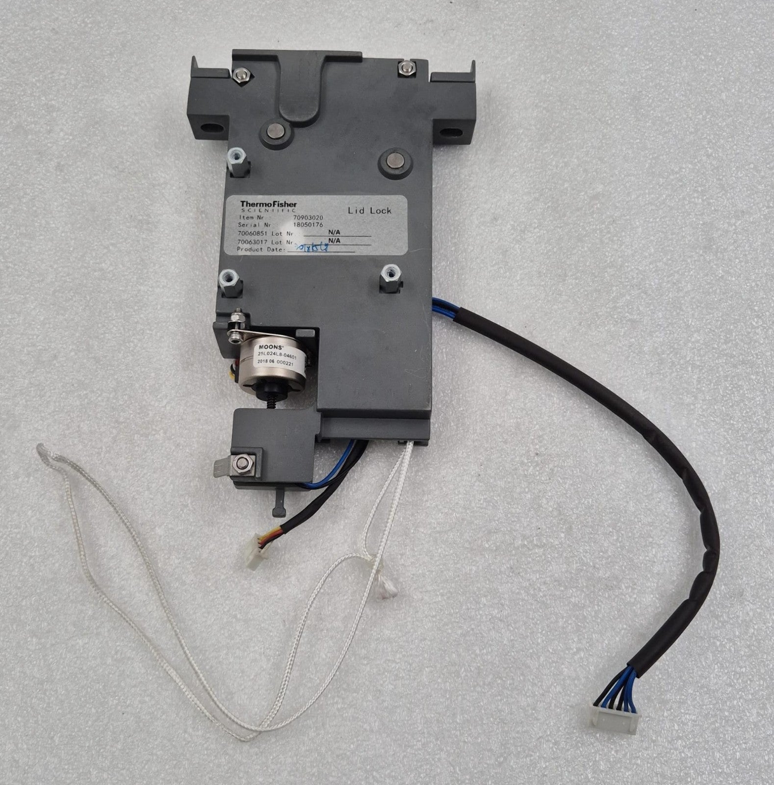 Thermo Scientific Lid Lock 70903020 for Heraeus Megafuge 8 Laboratory Centrifuge