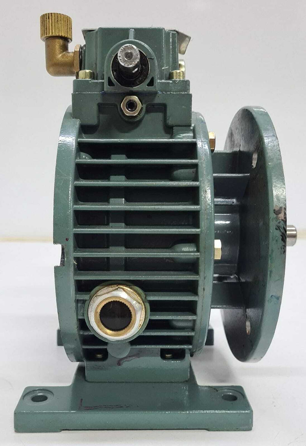 NGB VARIATOR UDL005 Speed 1000-200 RPM 0.37 kW 3.0-5.9 Nm Motor
