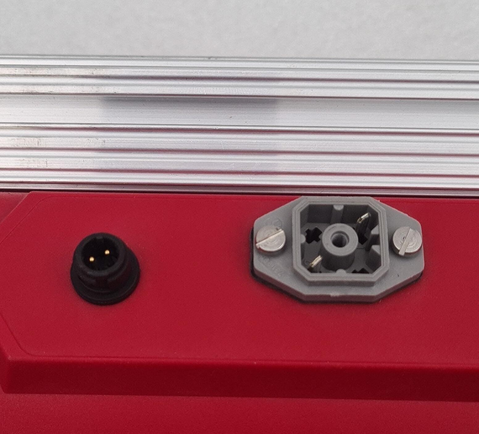 Pfeiffer Vacuum MVP 030-3 DC PK T01 191 D Diaphragm Vacuum Pump