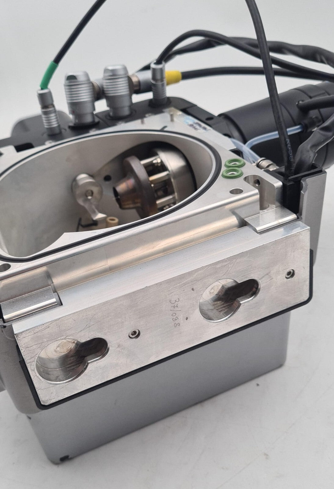Waters Micromass ZSPRAY LockSpray ESI/ APCI/ ESCi ION SOURCE W/ ESI Head