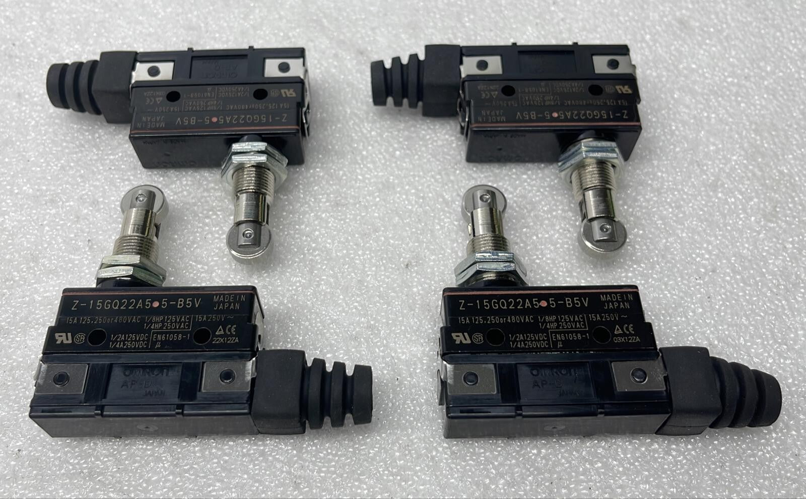 [LOT OF 4] OMRON MICRO SWITCH Z-15GQ22A55-B5V