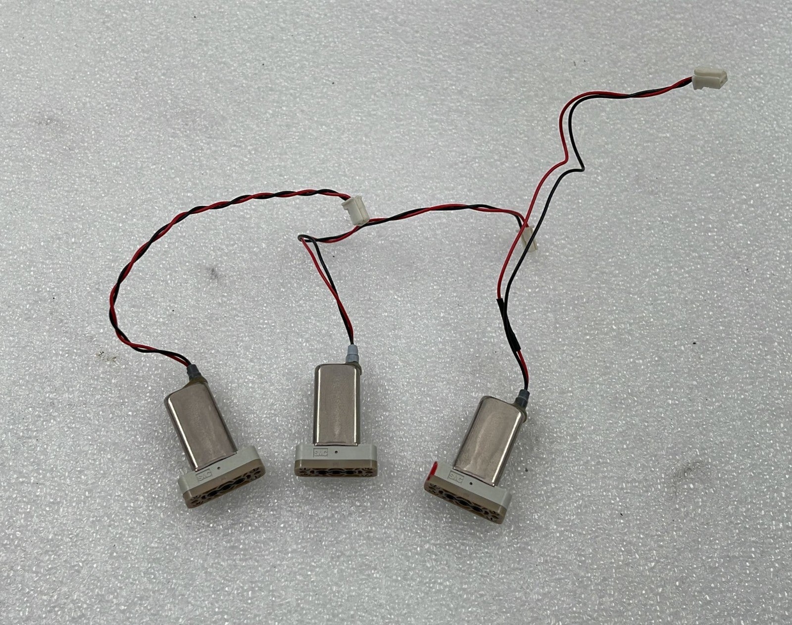 [LOT OF 3] SMC LVM095R-5A  CHEMICAL VALVE 3 PORT