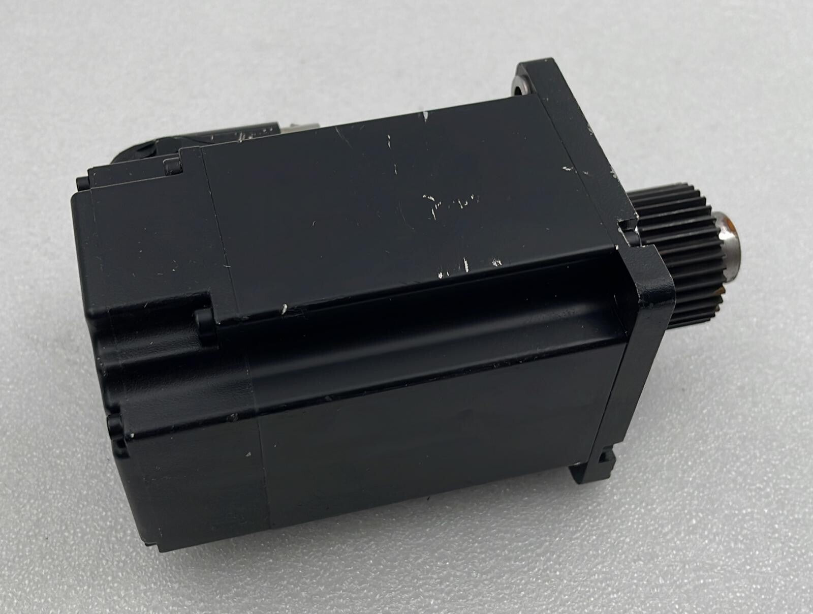 B&R Automation Servo Motor 8LVA33.R0021D000-0