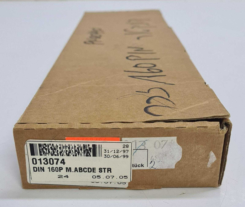[LOT OF 40] NEW - ERNI 013074 9643 DIN 160P Hard Metric Male Connector