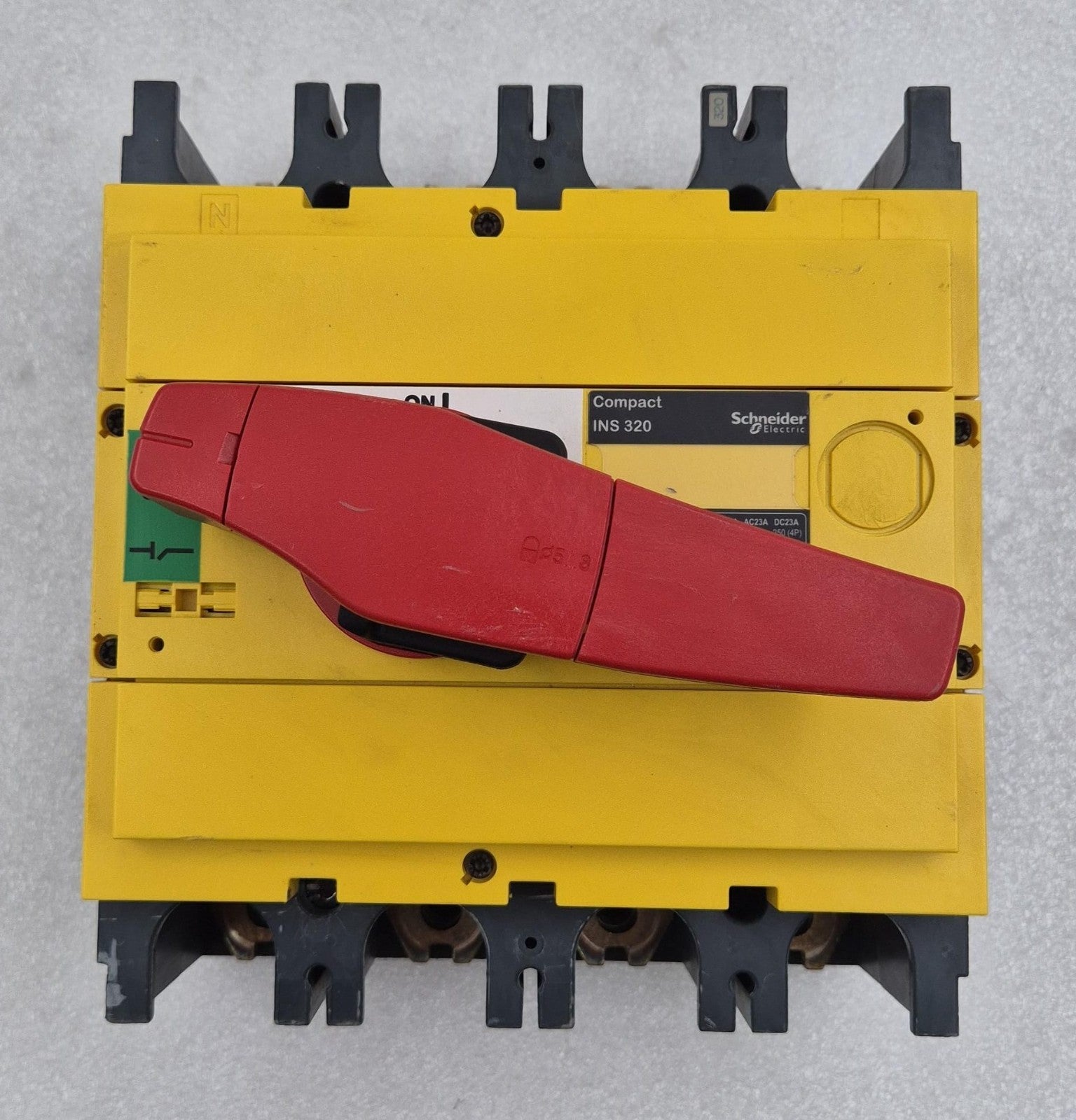 Schneider Electric Compact INS 320 31129 3P 800V 320A Load Break Switch