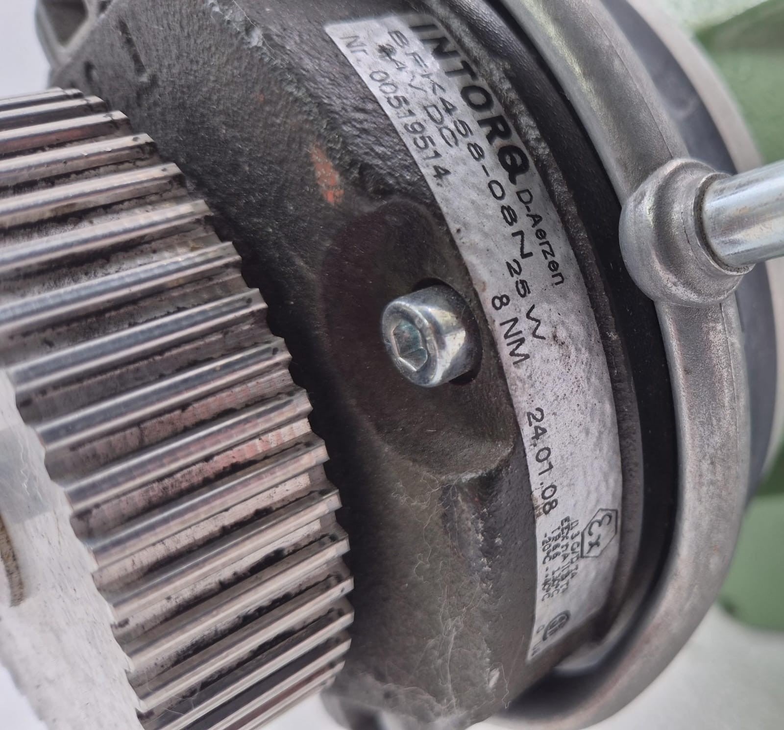 Lenze 12.602.10.1.1 OEL=CLP-460 MOTOR GEAR REDUCER i=40 W/ INTORQ BFK458-08N