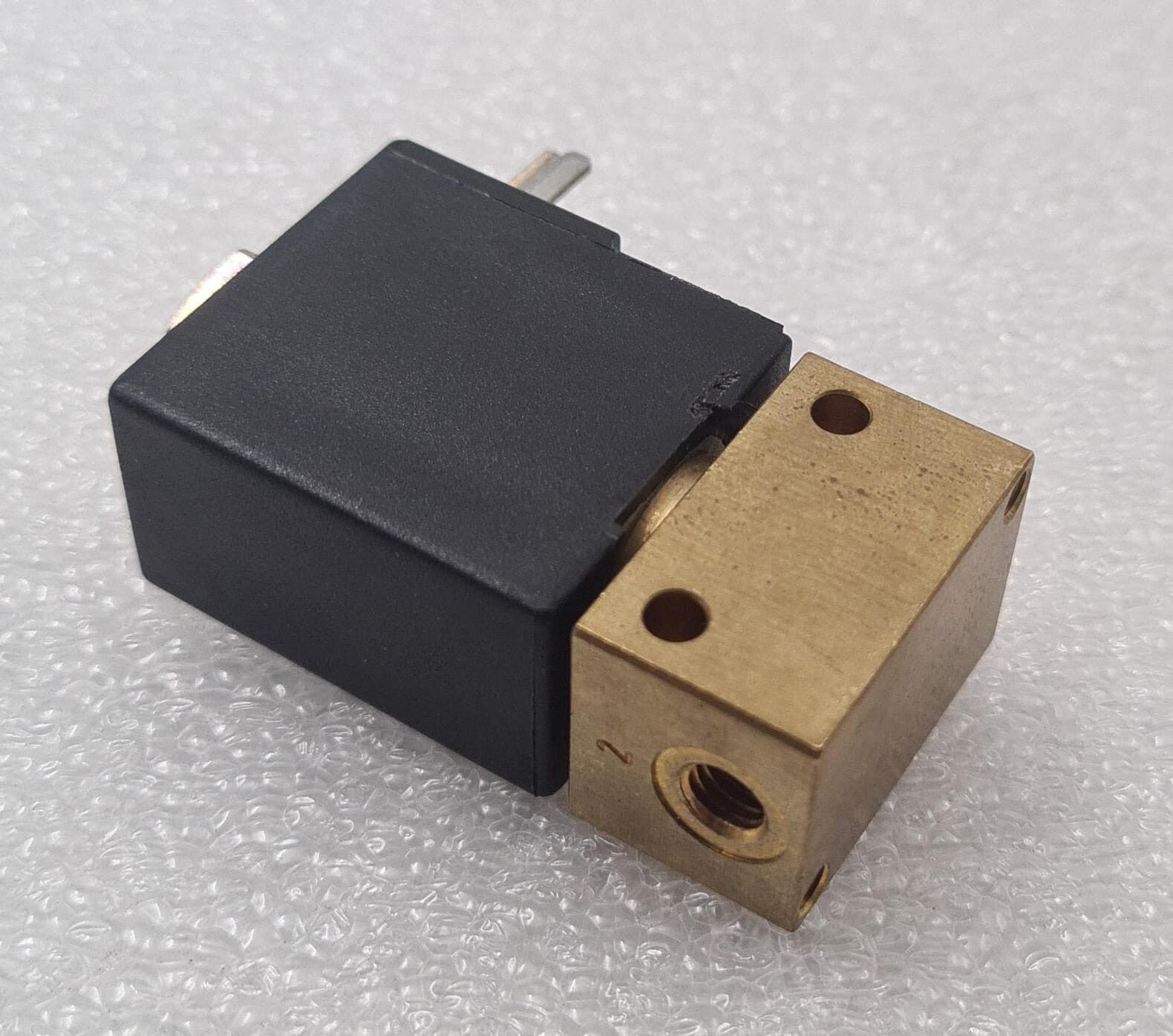 KUHNKE 64 Series 64.024 NW 1,0 Miniature Solenoid Valve 24V AC
