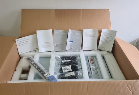 Dell EMC PowerEdge R440 packaging with accessories