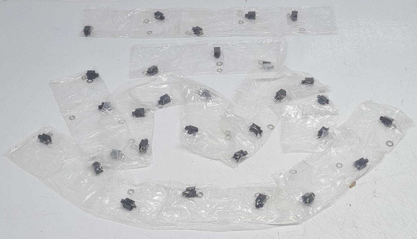 [LOT 30] NEW - Switchcraft N111X Connector PHONE AUD 1/4" Jack Socket