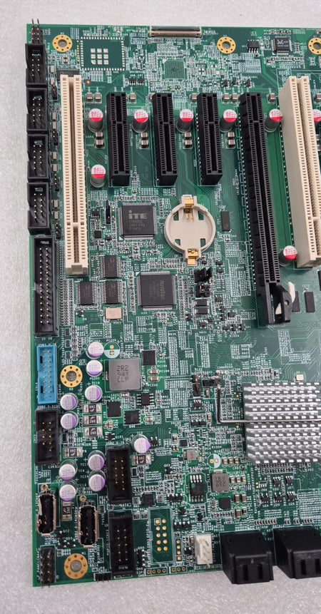 ADLINK IMB-M43 PCIe and PCI expansion slots view