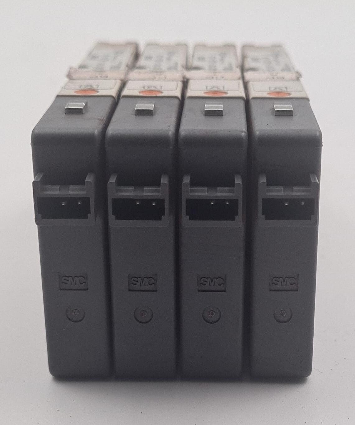 [LOT OF 4] SMC solenoid valve Bank 4* SQ1141-5LO-C4