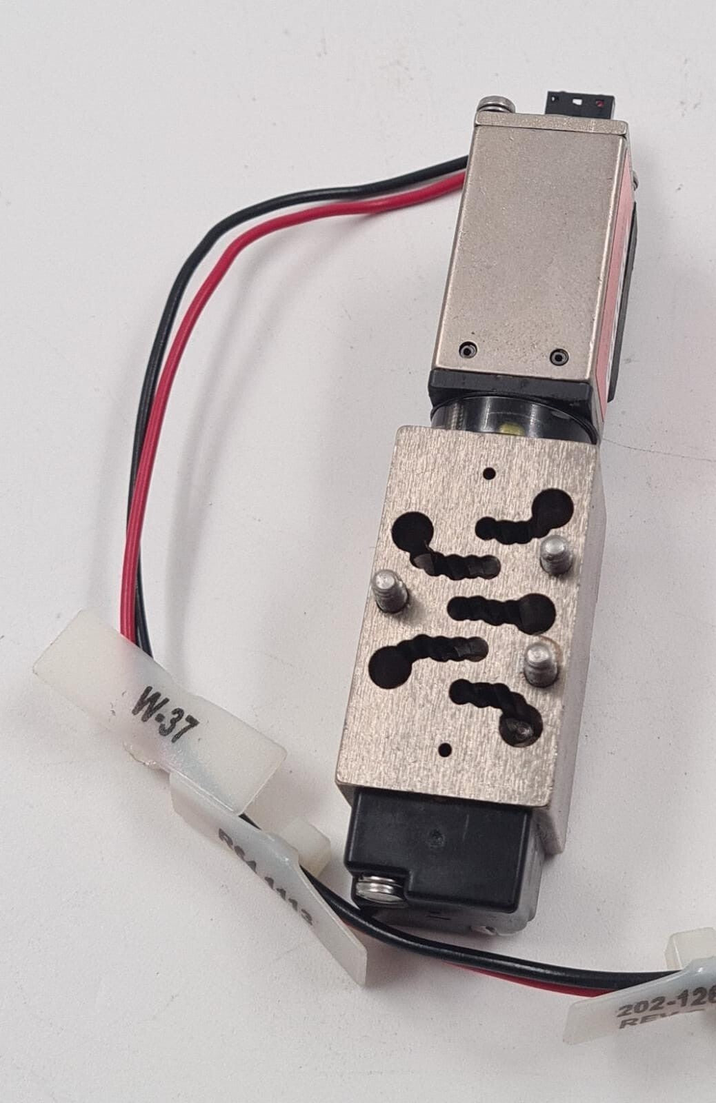 DYNAMCO SOLENOID VALVE D3532KL0 B0 24VDC 0.6W