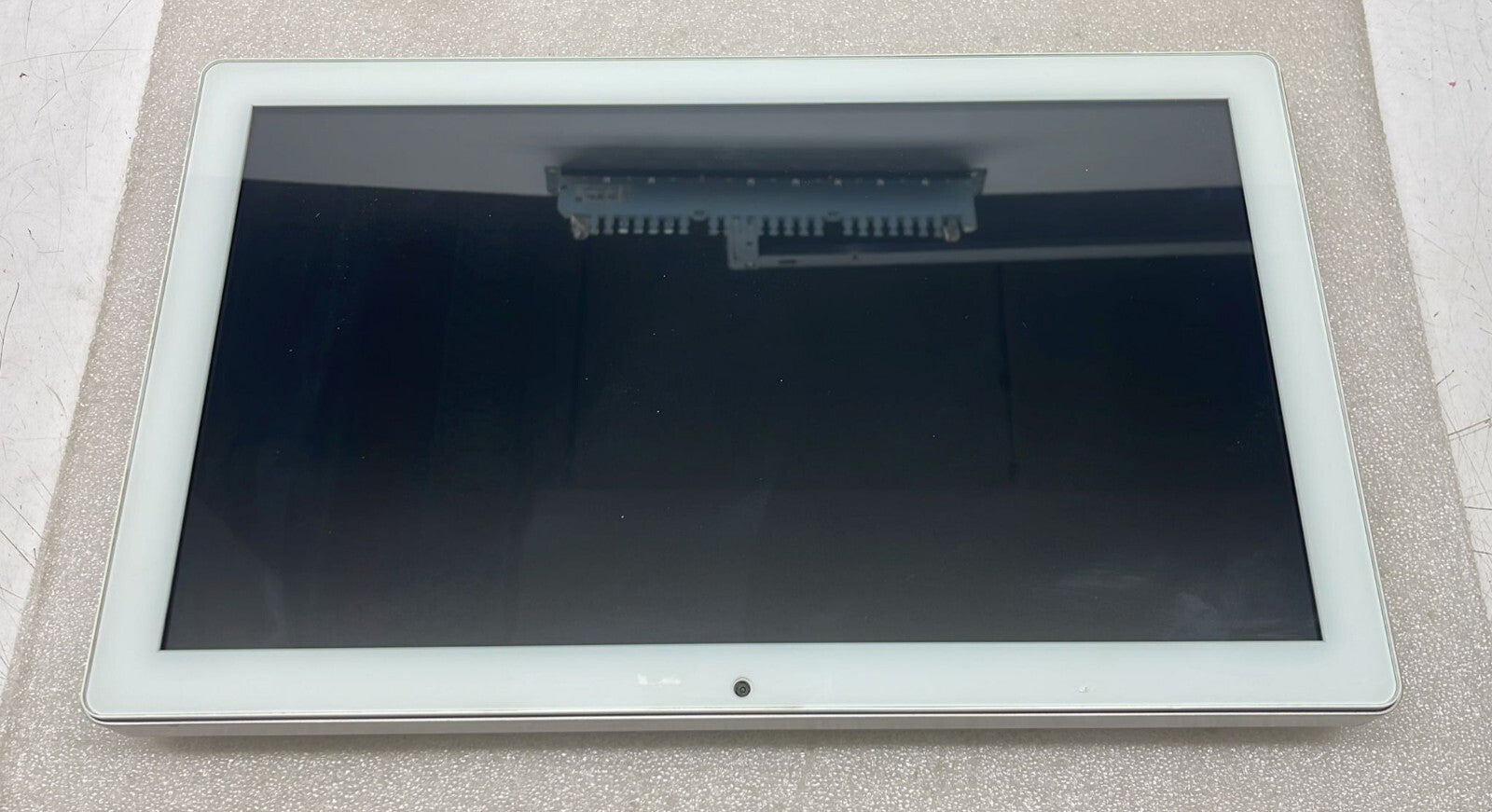 FLYTECH K758-C54 Multifunctional Touch Panel PC Screen 21.5" W/ HDD 500GB