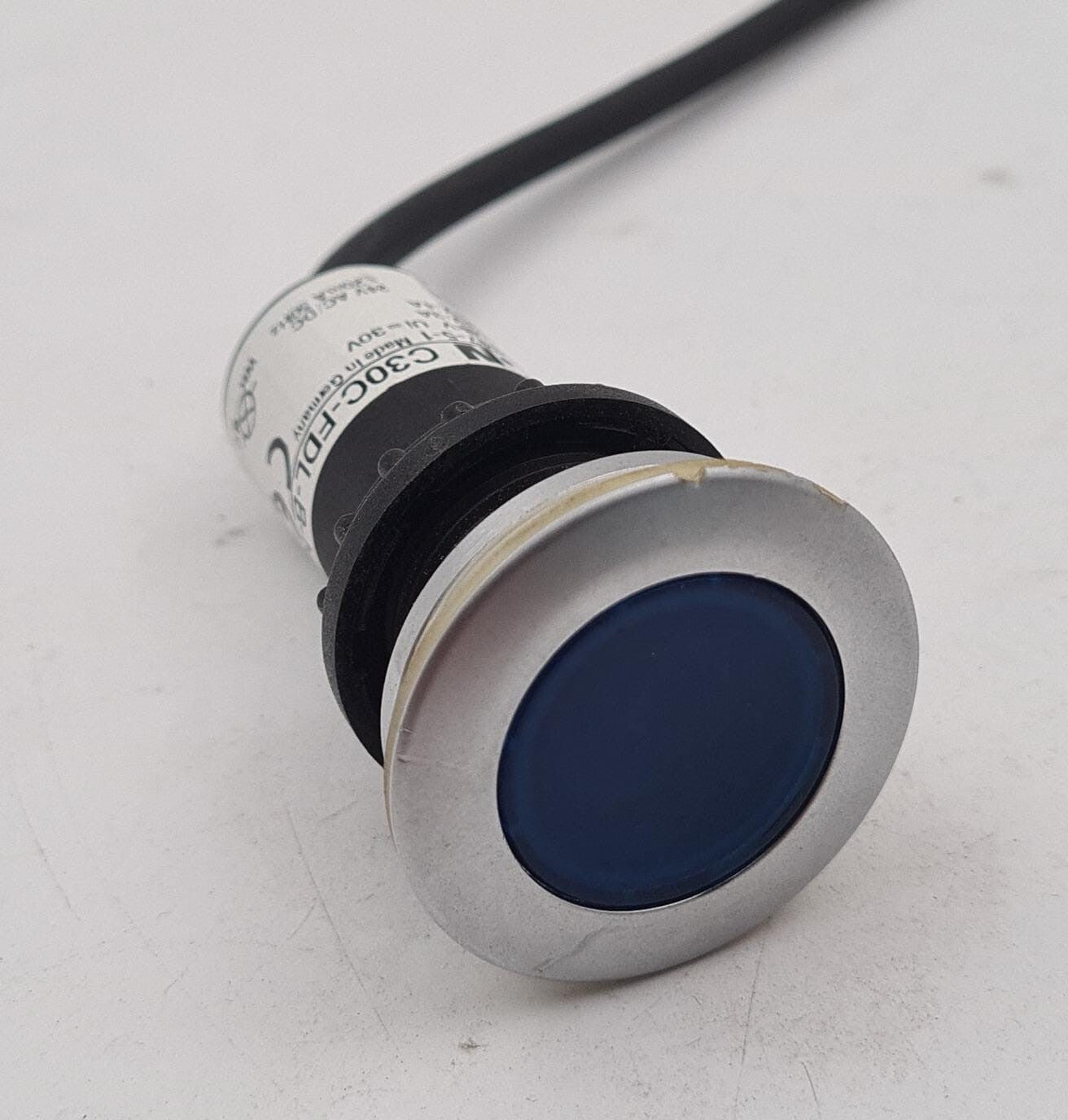 Eaton C30C-FDL-B-K10-24-P65 IEC 60947-5-1 Pushbutton Illuminated BLUE 24V