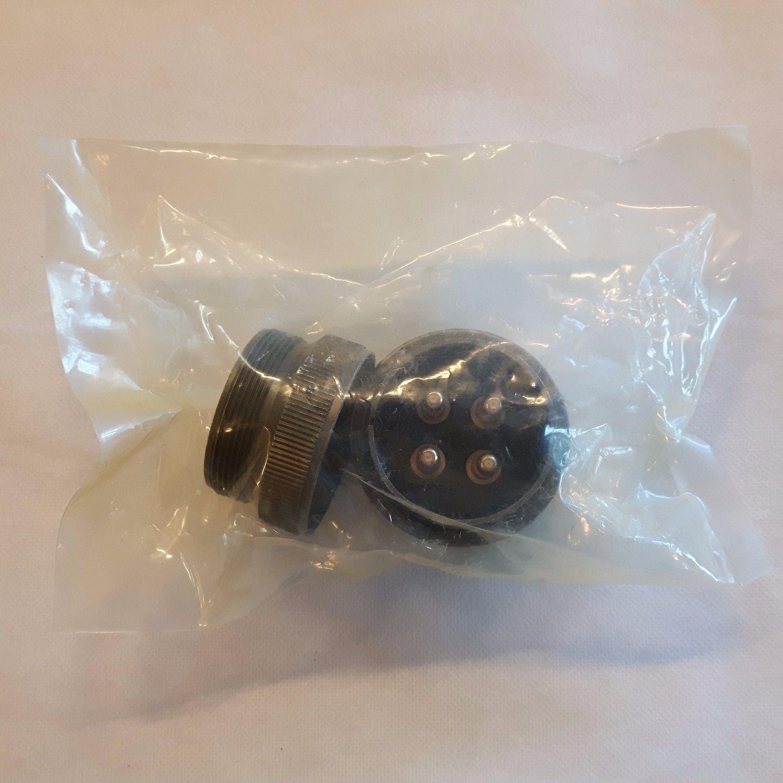 [LOT 5 PCS] Amphenol MS3106A32-17P Mil Spec 4 Pin Connector