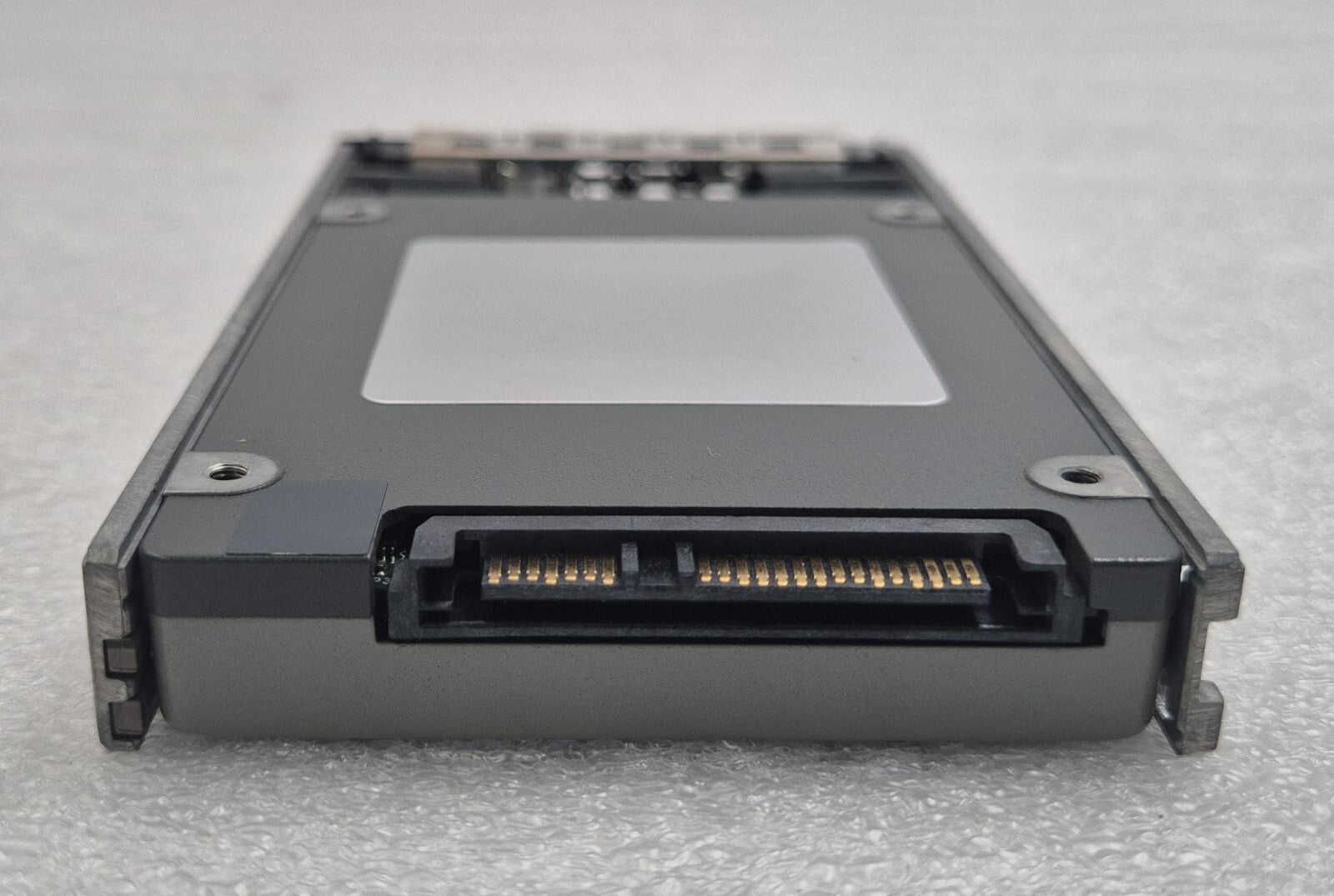 Dell 1.6TB SSD SAS 6Gb/s 2.5'' LB1606R 6JC-016T-21 82FG7 W/ Compellent Caddy