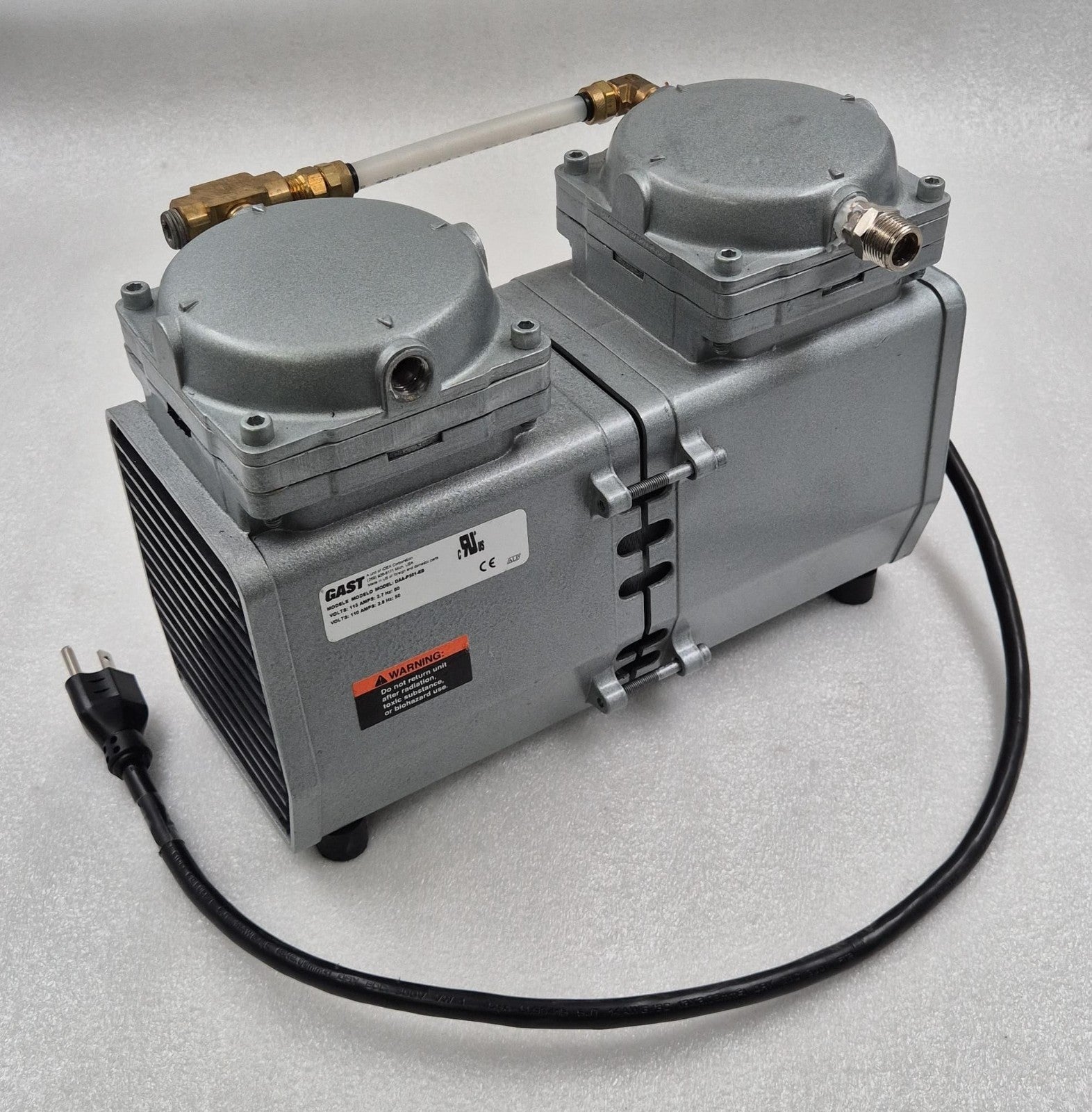 GAST DAA-P501-EB Oilless Diaphragm Vacuum Pump 110-115 Volts 2.7-2.8 Amps 560 HZ