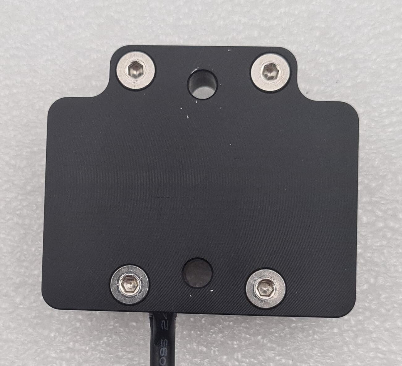 SICK 1091955 IQB2S12-04B4DW2 Inductive non-contact Safety Switch Sensor W/ Base