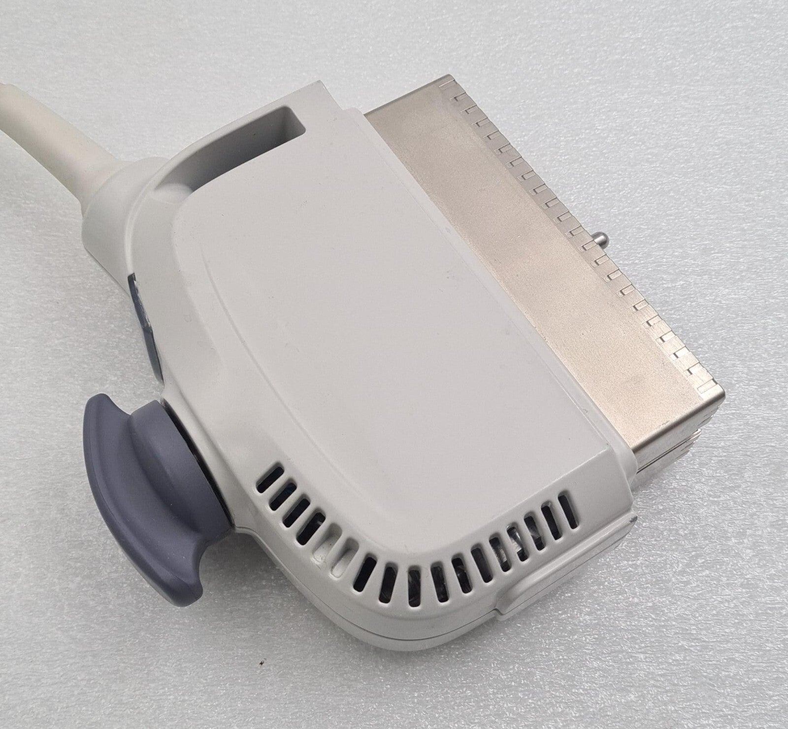 GE 4V-D ultrasound probe underside housing detail