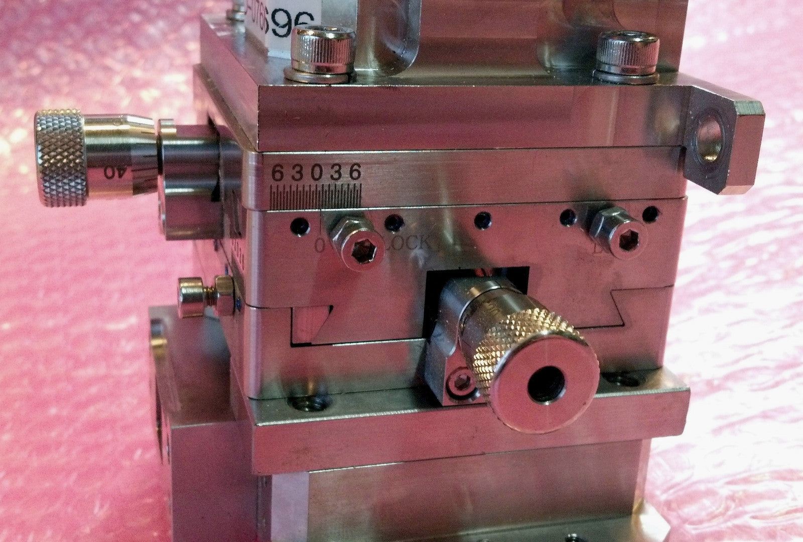 XY Axis High Precision Linear Translation Stage W/ 2 Micrometers &Linear Bearing