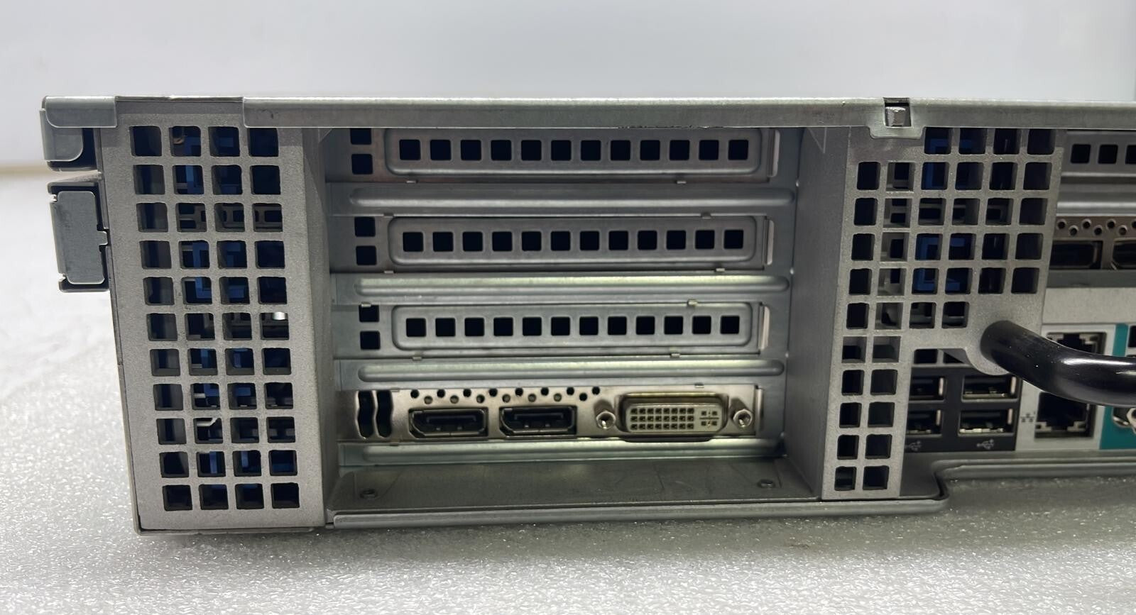 DELL PRECISION R5500 E15S001 SERVER RACK MOUNTABLE SEMI BAREBONE