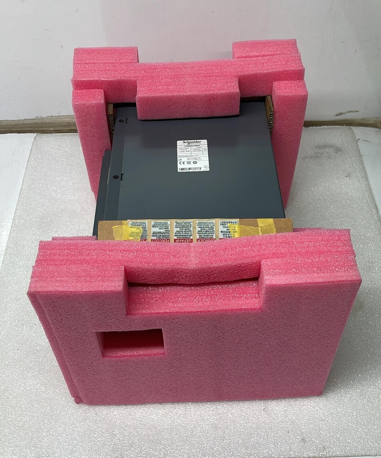 [NEW] SCHNEIDER Lexium 28 AC Servo Drive LXM26DU75M3X 230V 35A 5500W