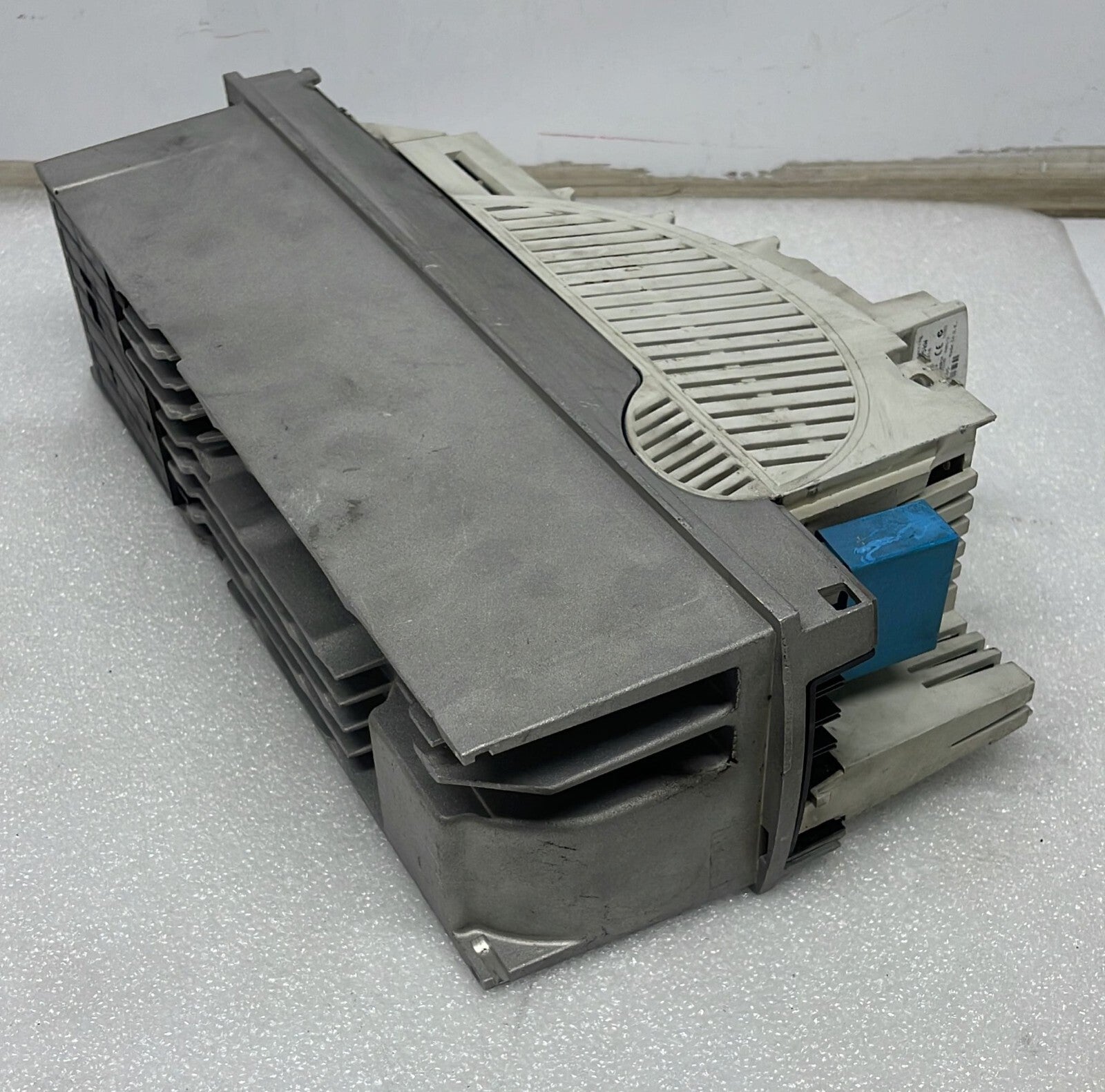 Emerson Unidrive SP1406 380-480V 4.0/5.5kW 50-60Hz Frequency Converter **AS-IS