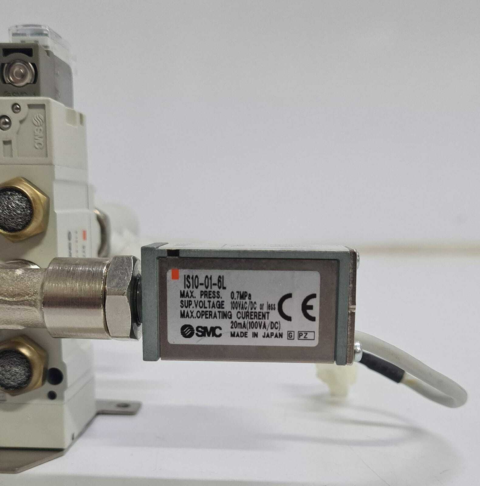 SMC IS10-01-6L PNEUMATIC PRESSURE SWITCH W/ SY7120-5MOZ-02F SOLENOID VALVE